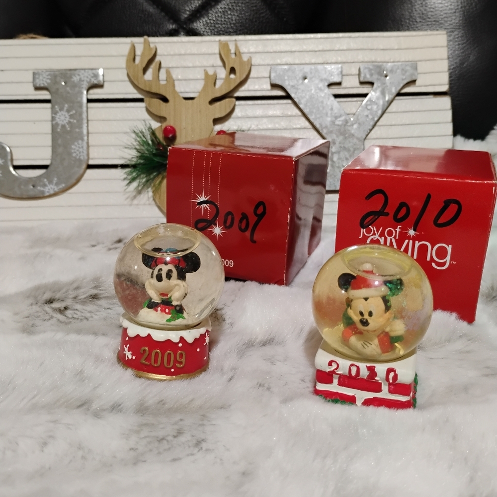 Disney Mickey Mouse Holiday Snow Globes - JCPenney 2009 & 2010